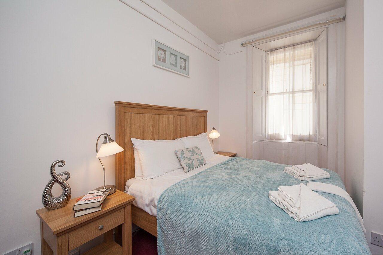 אדינבורו Piries Hotel מראה חיצוני תמונה