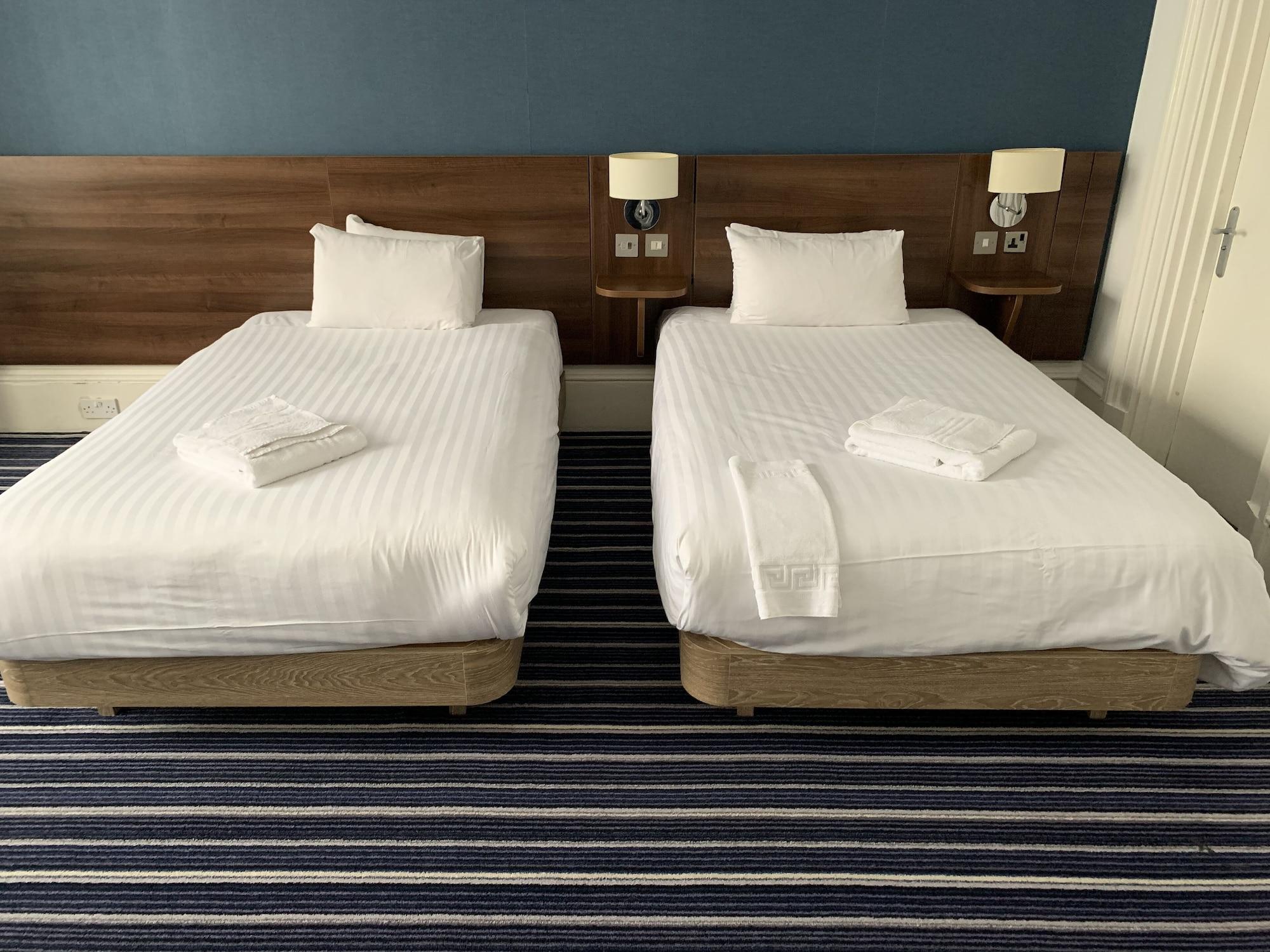 אדינבורו Piries Hotel מראה חיצוני תמונה