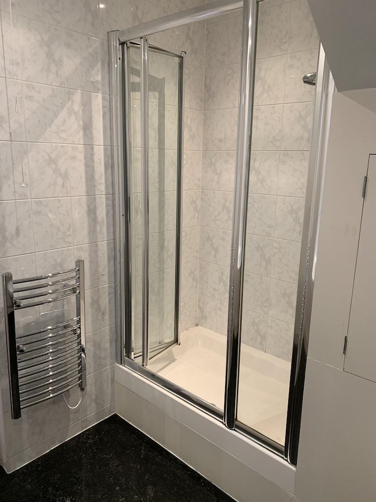 אדינבורו Piries Hotel מראה חיצוני תמונה