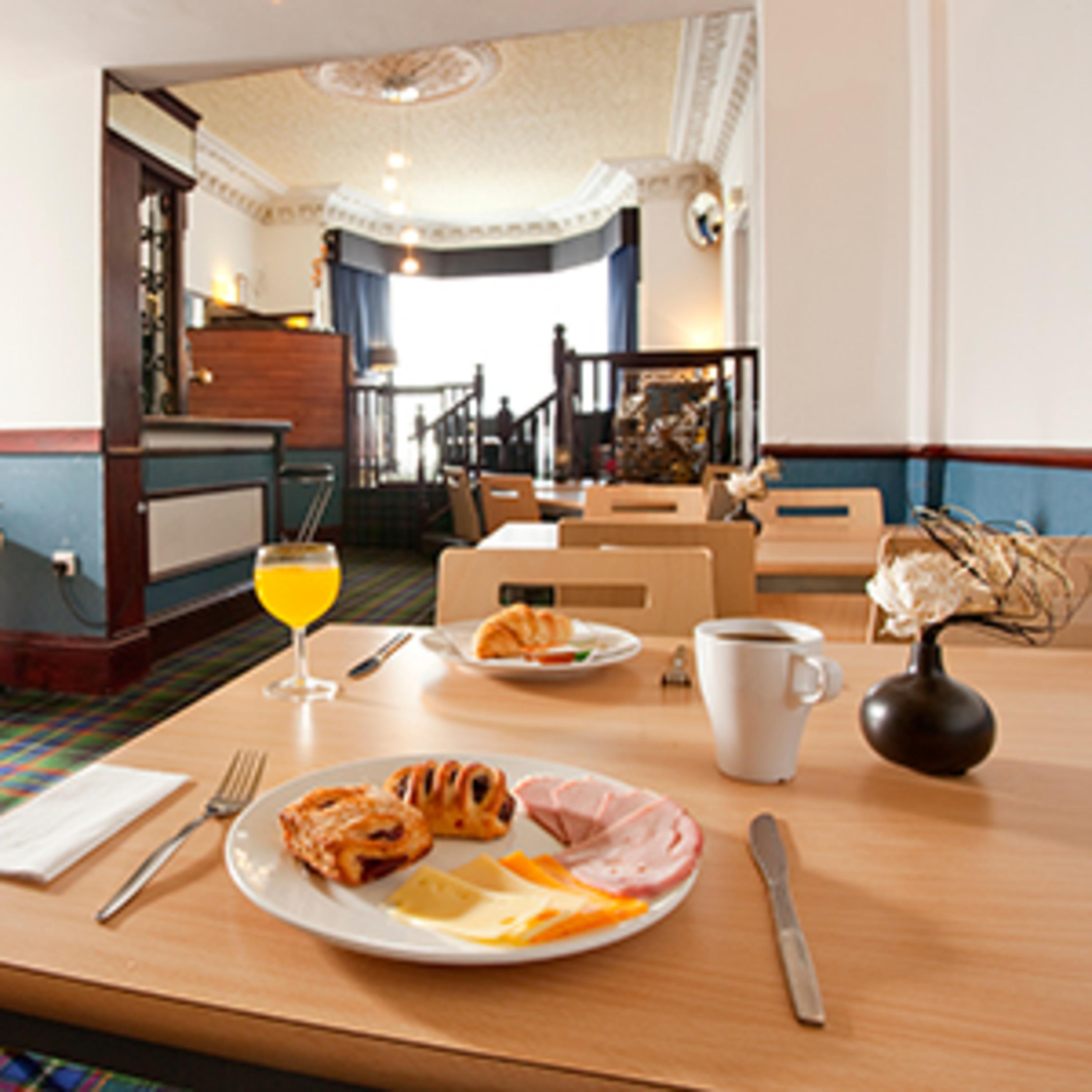 אדינבורו Piries Hotel מראה חיצוני תמונה