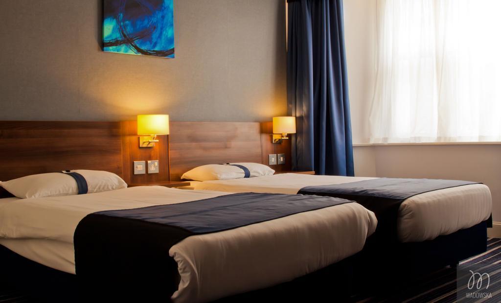 אדינבורו Piries Hotel מראה חיצוני תמונה