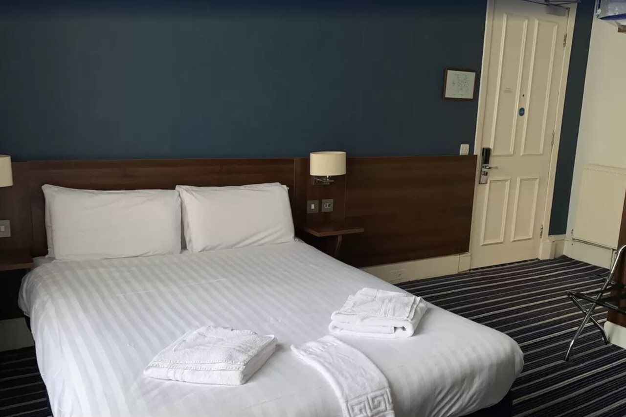 אדינבורו Piries Hotel מראה חיצוני תמונה