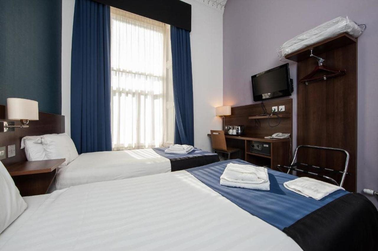 אדינבורו Piries Hotel מראה חיצוני תמונה