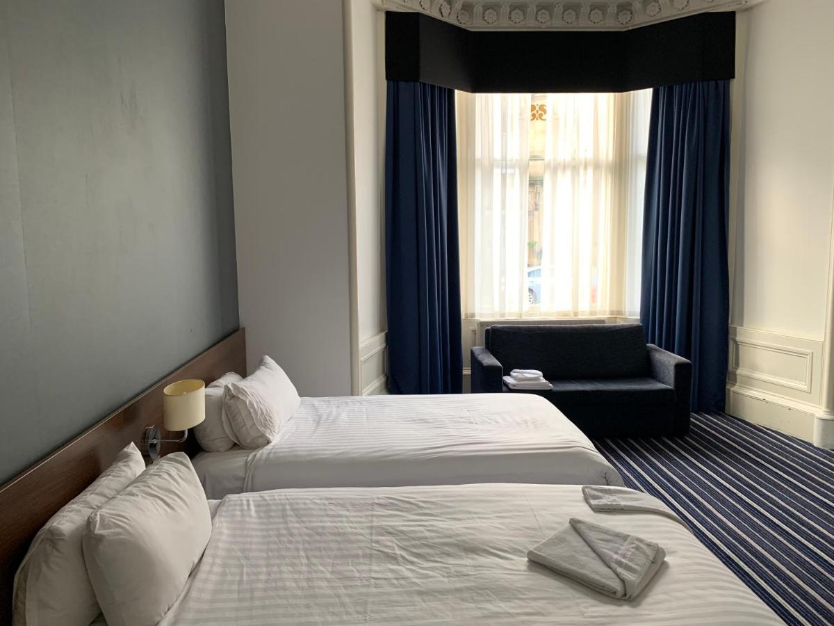 אדינבורו Piries Hotel מראה חיצוני תמונה